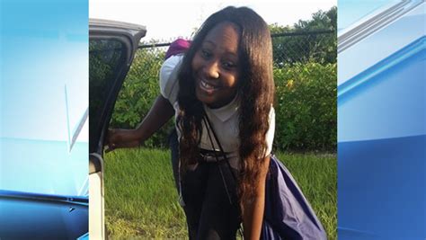 Tovonna Holton, 15, Commits Suicide After Nude。